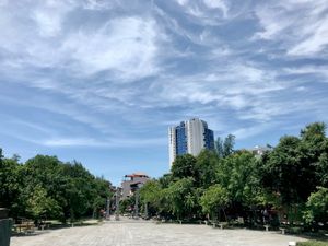 ドンダー公園
清朝との戦勝を記念して作られた公園。
今の時期のハノイは日中...