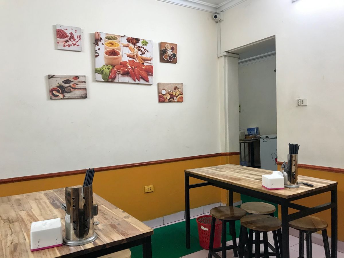 東北餃子王
中華料理店の少ないハノイで、水餃子をはじめ庶民的な中華を食べれ...