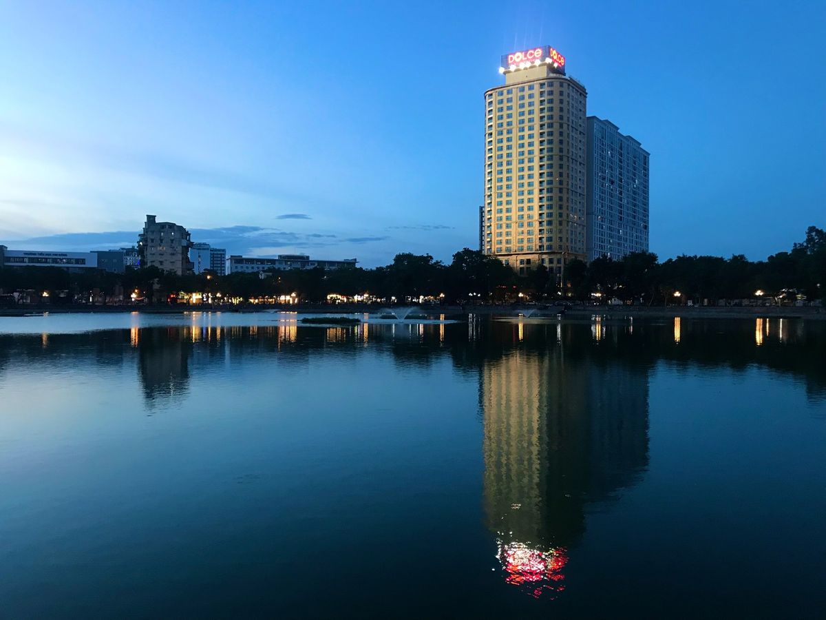 自宅近くの池まわり
ハノイ市内には一周1キロくらいの小さな池がたくさん。
...