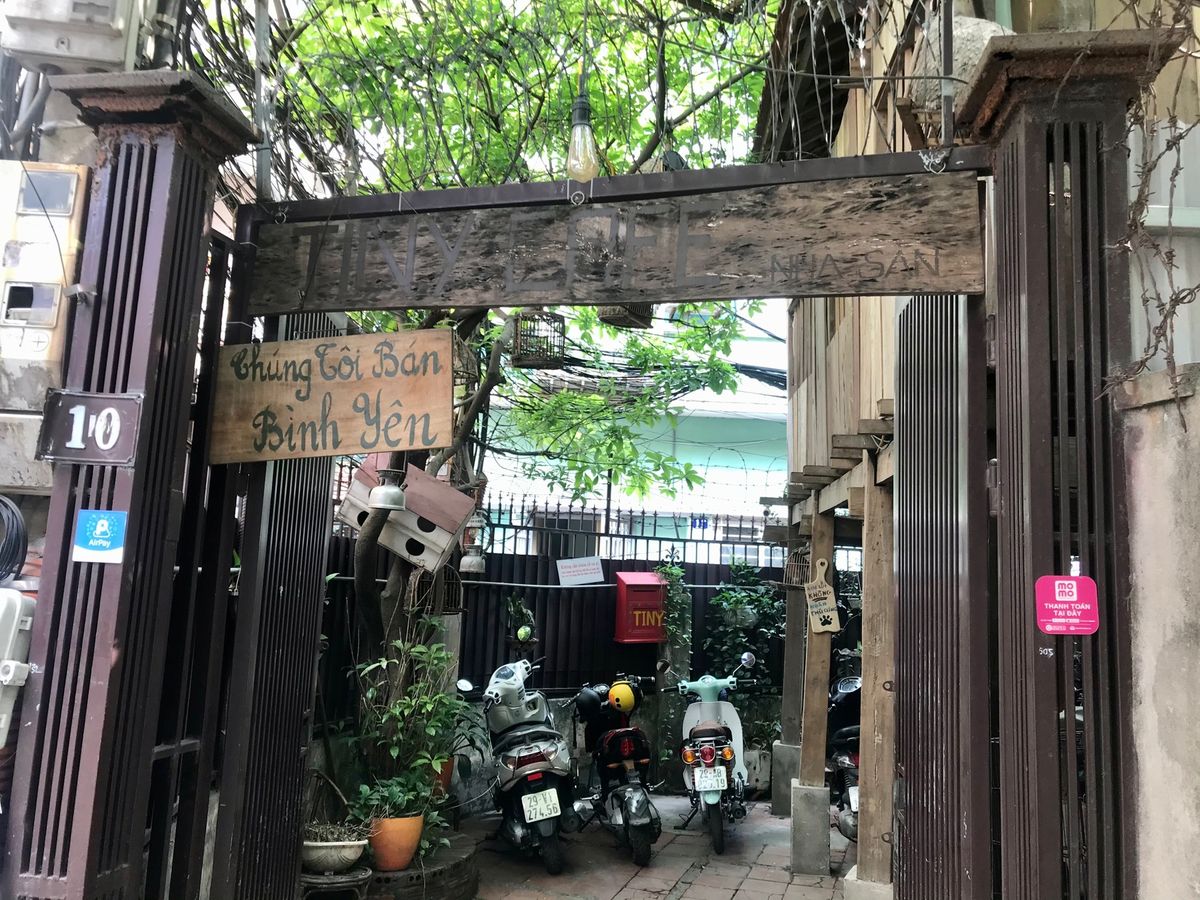 Tiny cafe
B52戦勝博物館の近くの小さな路地の中に見つけた素敵な...