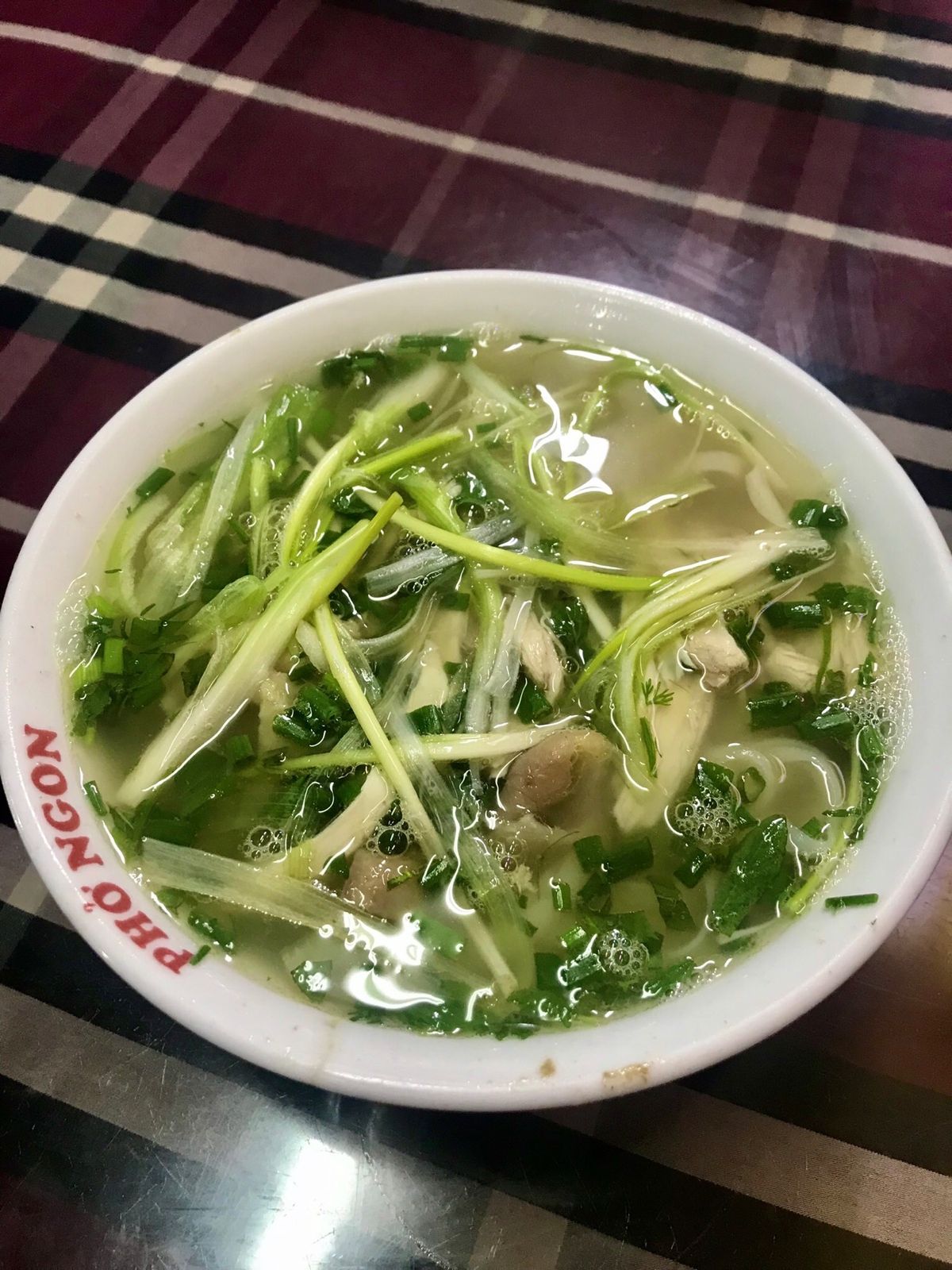pho ngon
ハノイにきっと何件も同じ名前のフォー屋さんがあるはず。
...