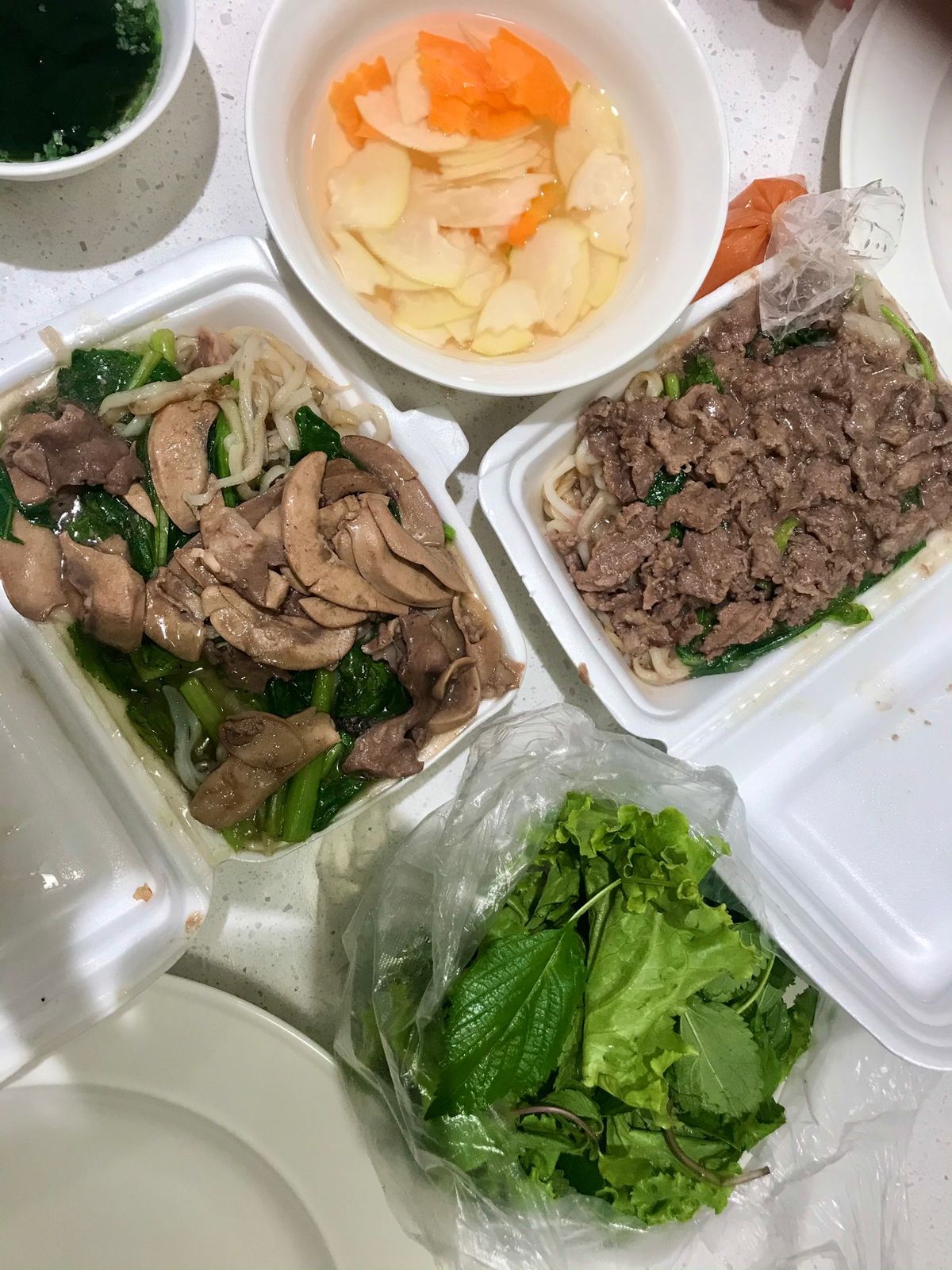 Phở Xào Phú Mỹ
ハノイは今ソフトロックダウン。
レストランは...