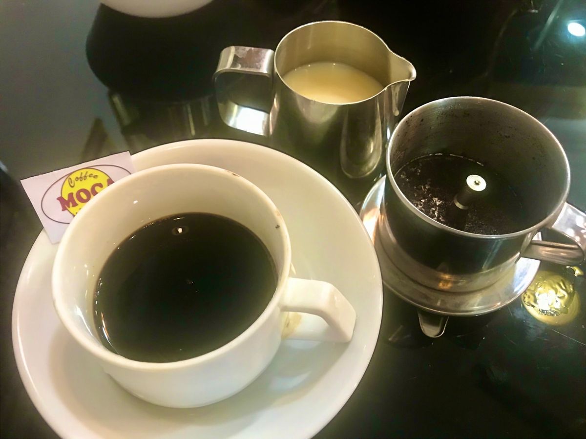 cafe mai
この店はハノイの老舗コーヒー屋さんで創業は1936年。
...