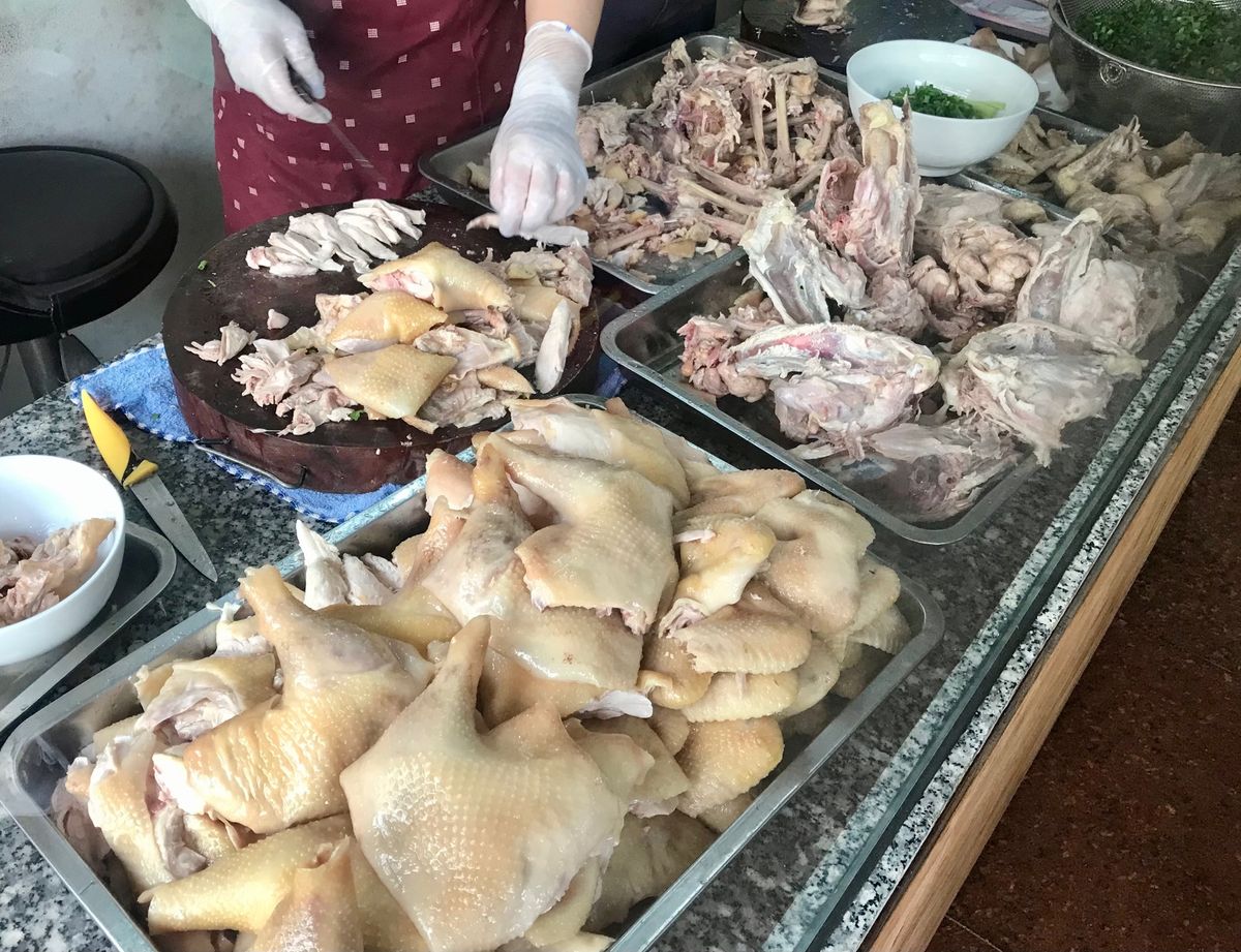 Phở Gà Ta
早朝に混雑しているフォーガー(鶏肉のフォー)屋さんをた...