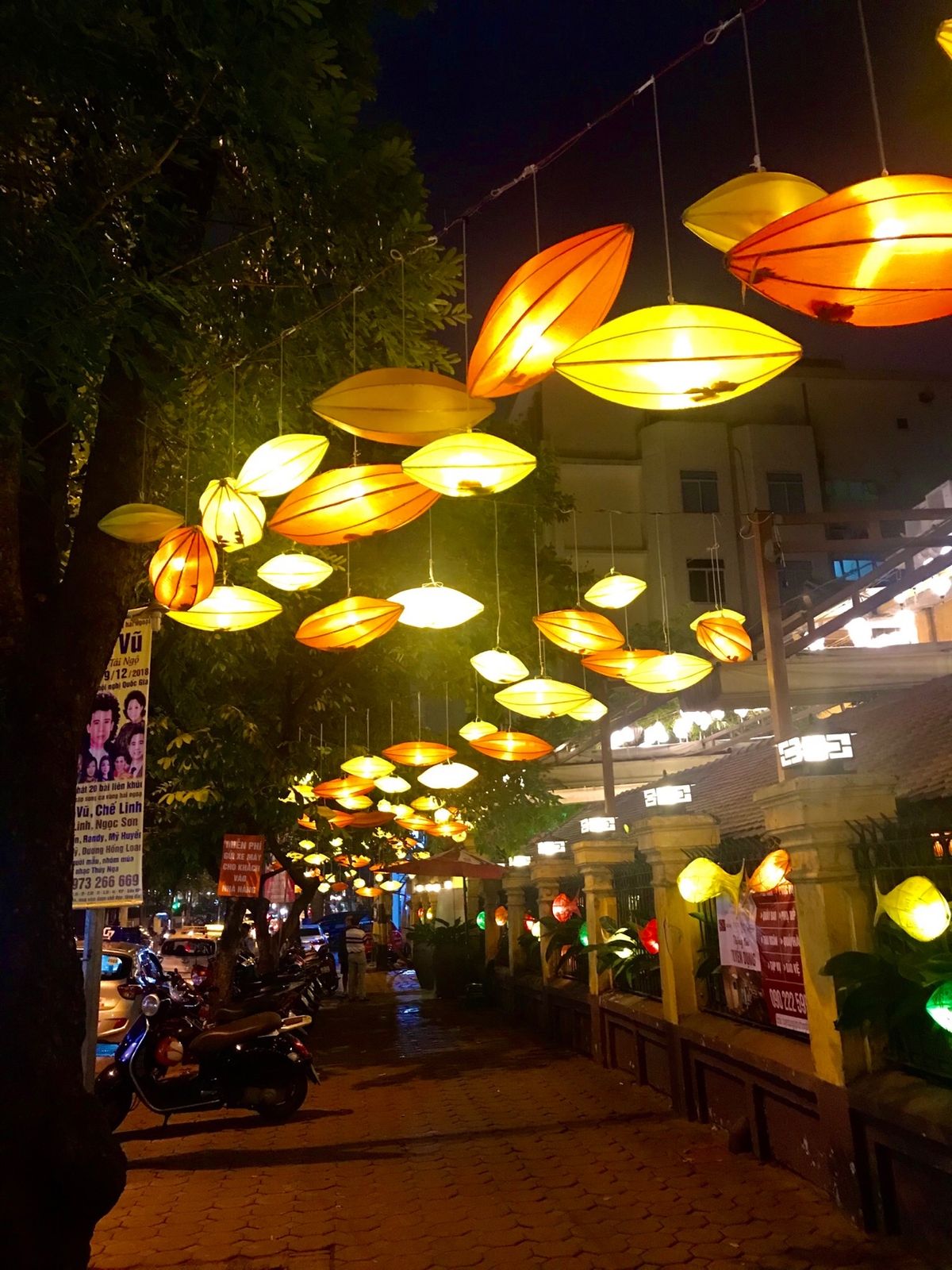 Quan An Ngon
ハノイの旧市街にあるベトナム料理の有名店。
割と...