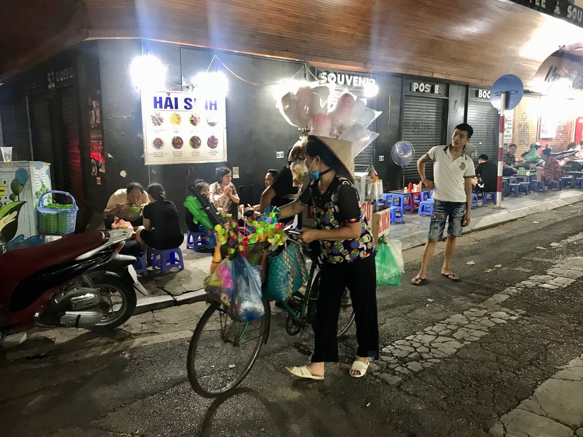 ハノイ旧市街の今　8/30撮影
ハノイの旧市街は半年前までそれはそれはたく...