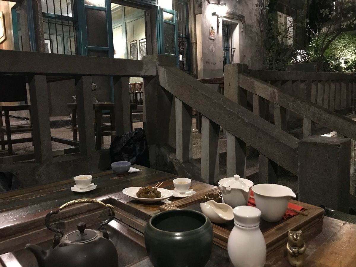 DAY2
平渓から列車とバスで九份へ。
築100年の九份茶房で台湾茶を。残...