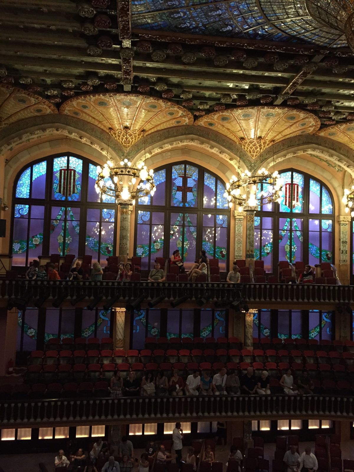 DAY3
カタルーニャ音楽堂にて事前にチケットを買っておいた念願のフラメン...