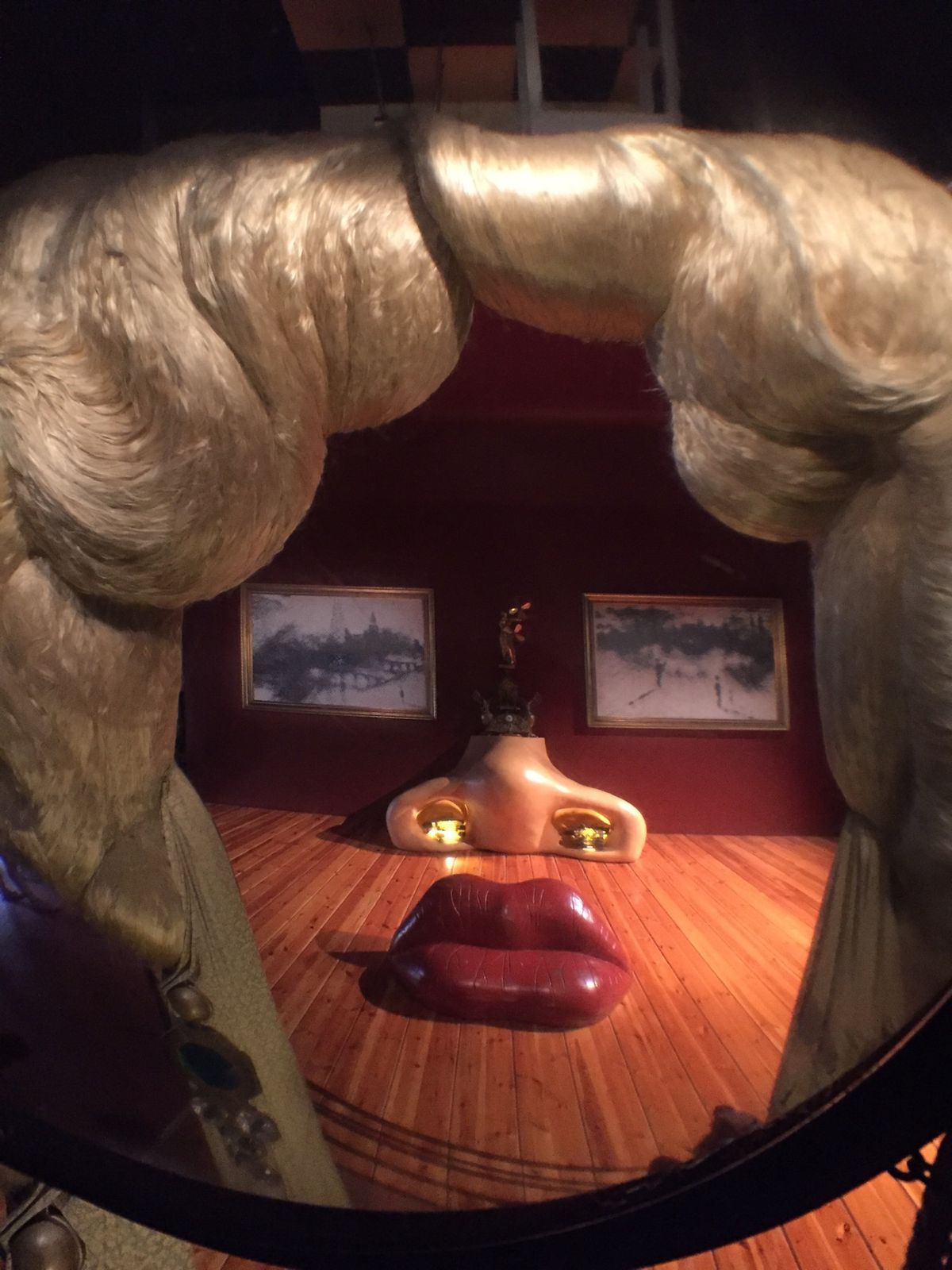 DAY1
バルセロナからTGVにてフィゲラスまで行き、ダリ美術館へ。列車は...