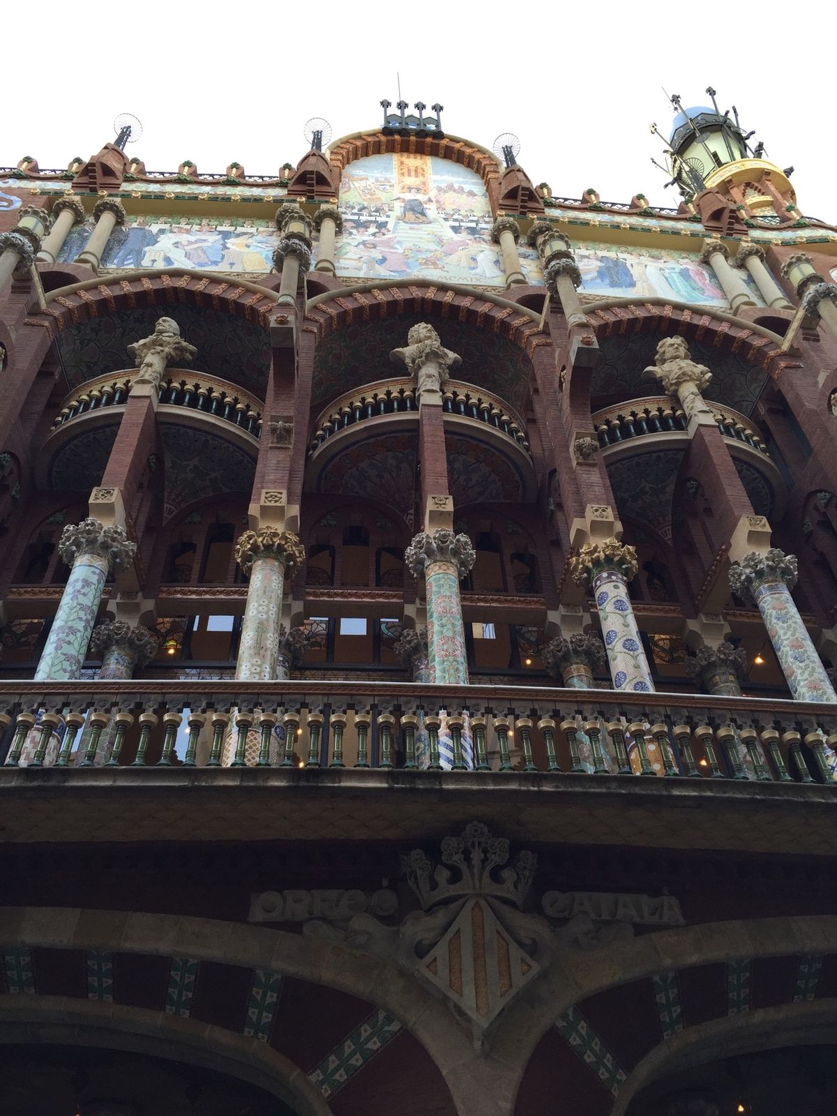 DAY3
カタルーニャ音楽堂のレストランにて夕食を。ピンチョスはオーダーし...