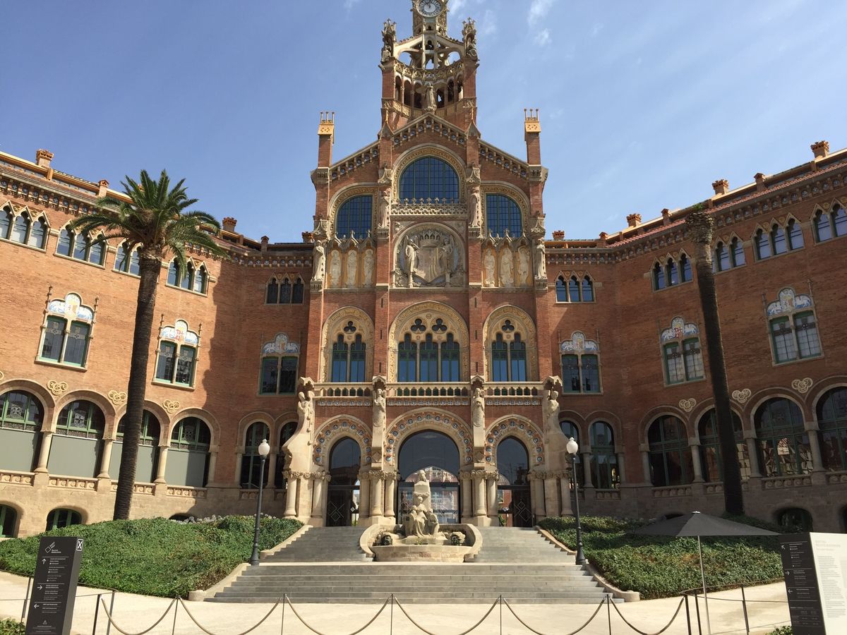 DAY3
サンパウ病院へ。
第1日曜日で確か無料開放されていました。
ゆっ...