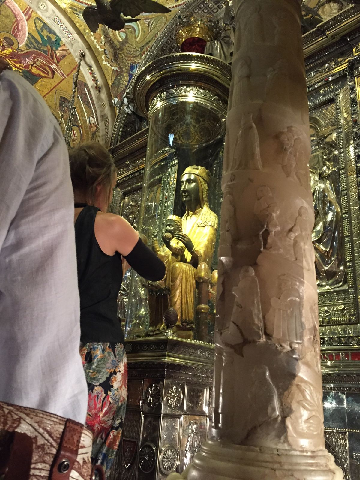 DAY2
登山電車にてモンセラットへ。とにかく圧巻の眺め。カテドラルの中の...