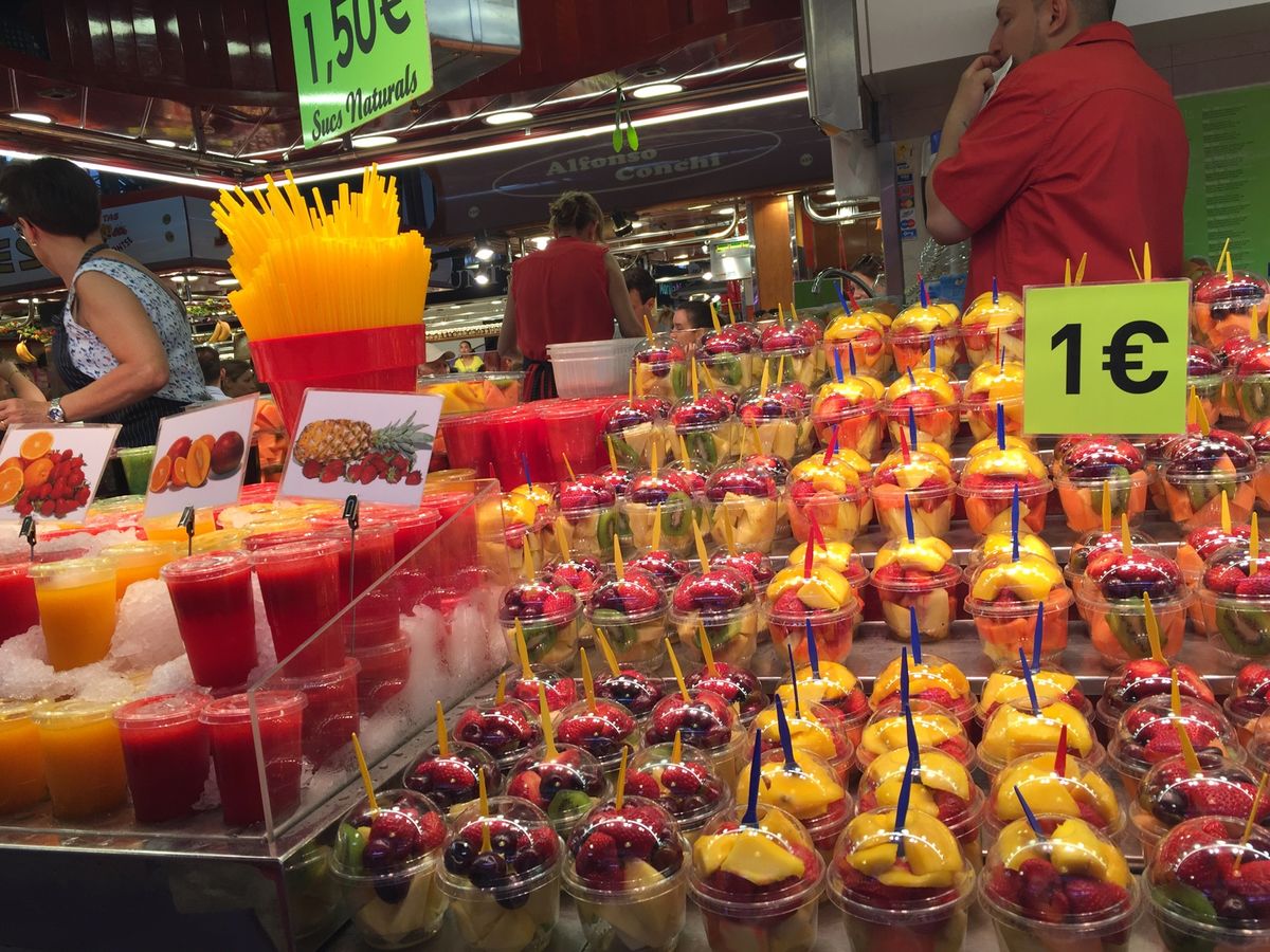 DAY4
サン・ジョセップ市場へ。昼食にピンチョスを。知らずにブタの血のソ...