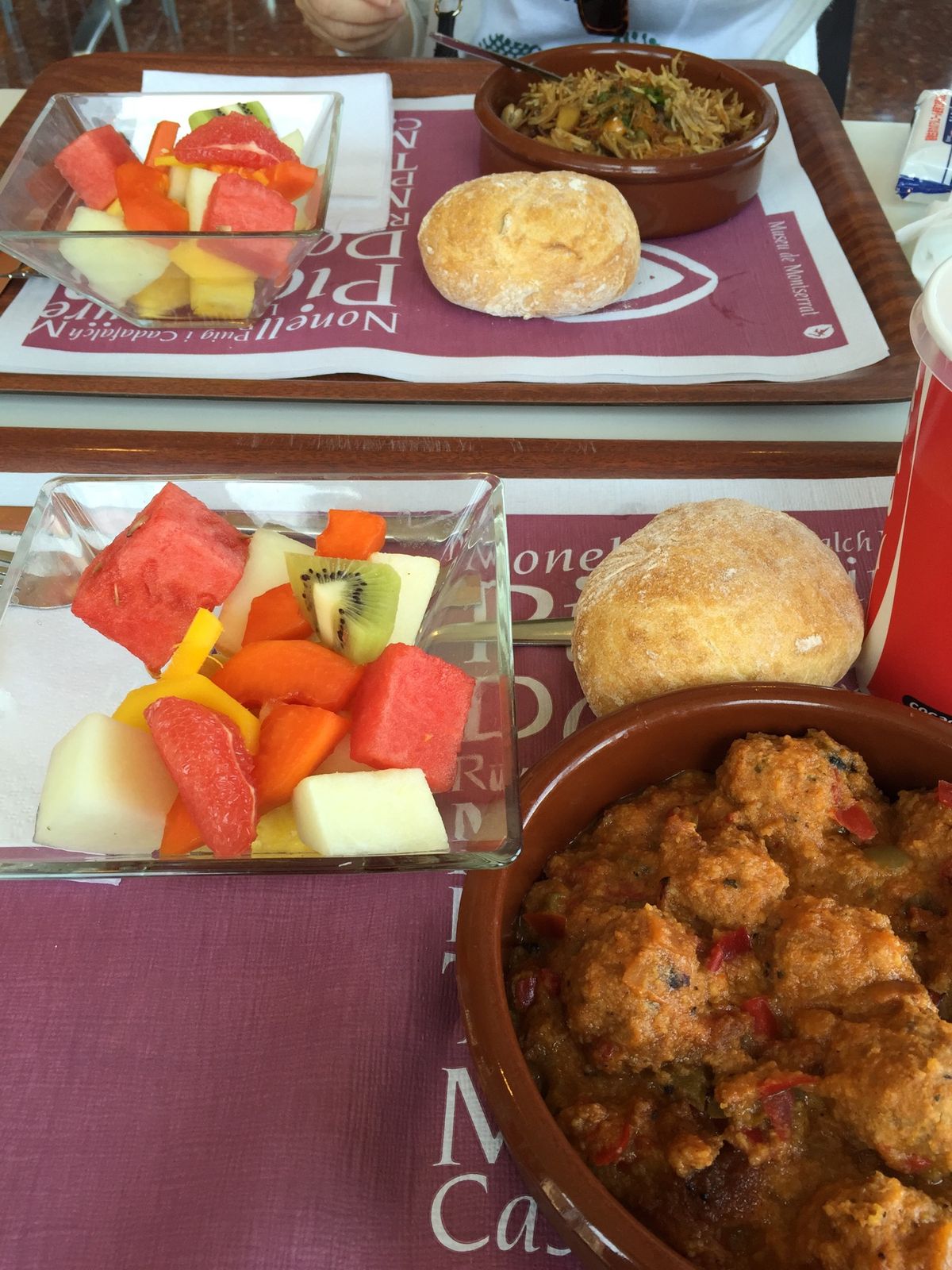 DAY2
登山電車にてモンセラットへ。とにかく圧巻の眺め。カテドラルの中の...