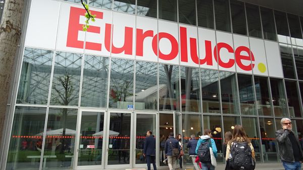 イタリア・Milano「7回目のミラノサローネー②」の写真：サローネでもICTを駆使した展示が多くな...