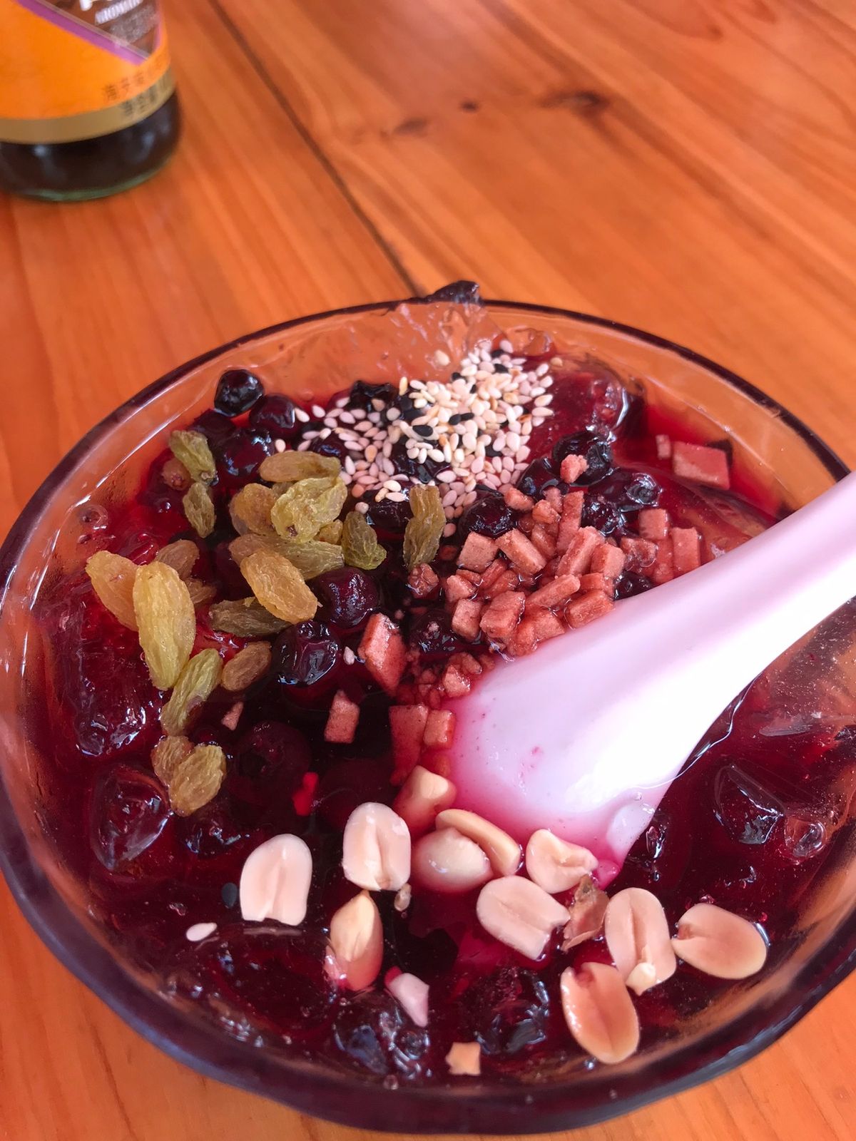 苗族は客人にお酒を勧めるのが最高のおもてなしなのだそうです。が、日本酒的な...