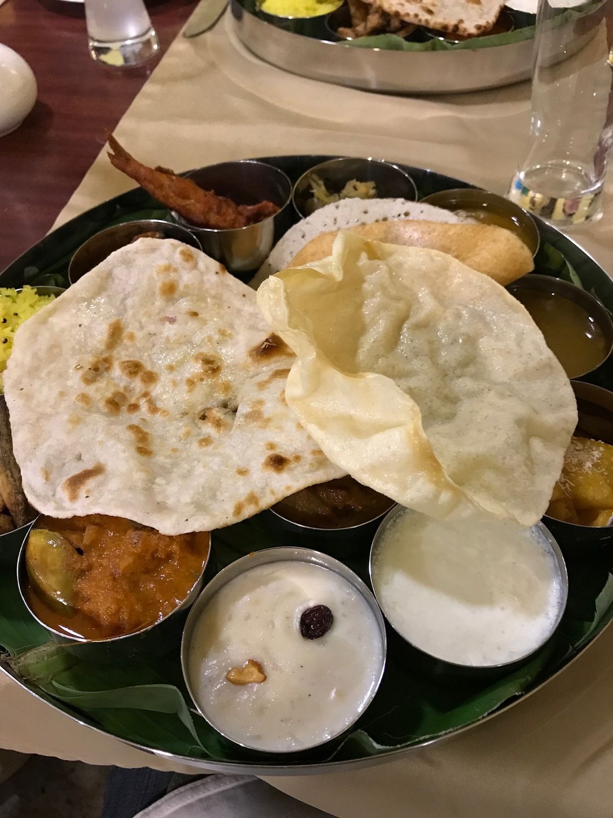 人々を眺めるのが面白くて飽きなかったです。日本人と写真を撮りたがるので、さ...