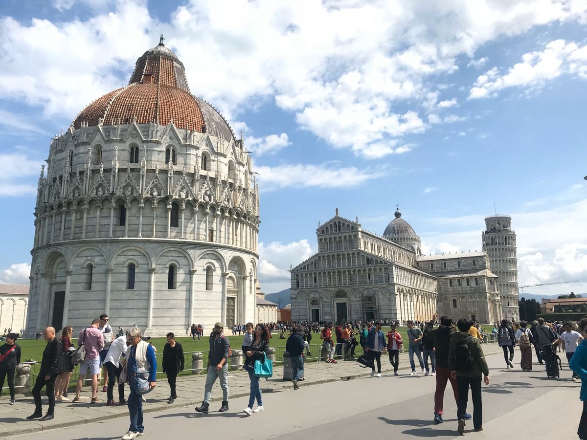 ピサ
斜塔とドゥオモと洗礼堂