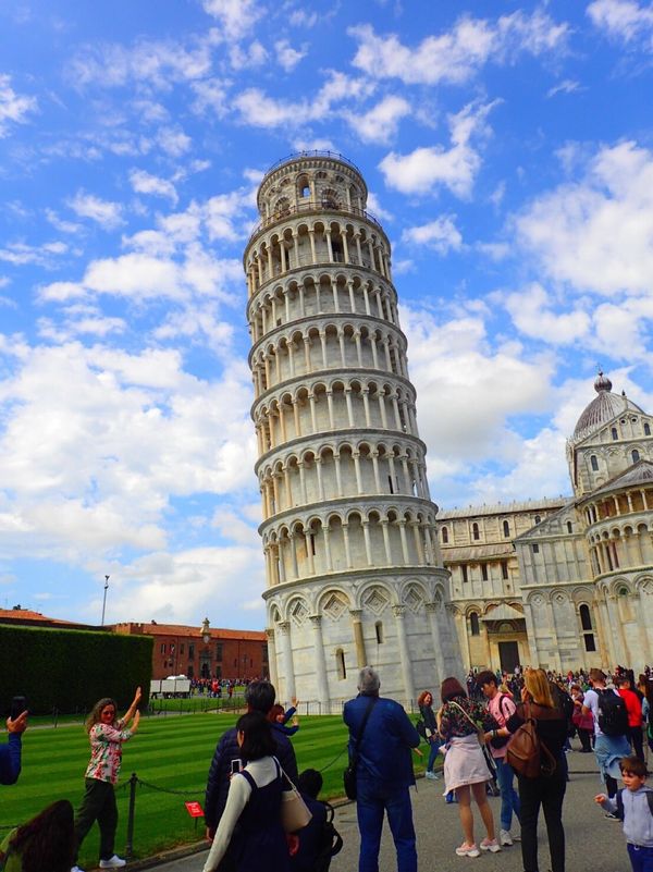 イタリア・ローマ「イタリア旅行」の写真：ピサ
斜塔とドゥオモと洗礼堂