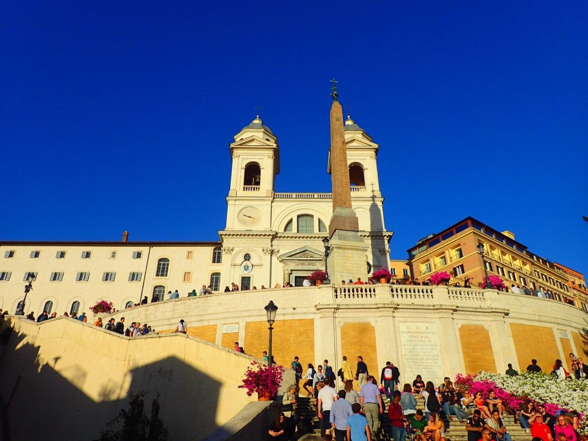 ローマ
スペイン広場、そこのプラダ