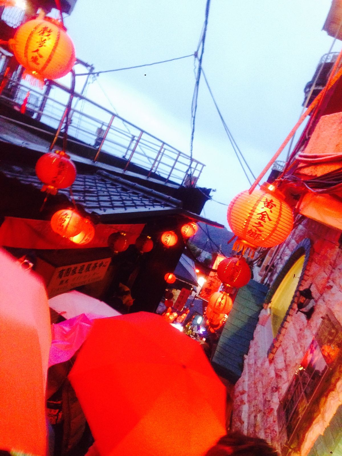 雨の日の九份は世界のガッカリ上位に入ると思います。