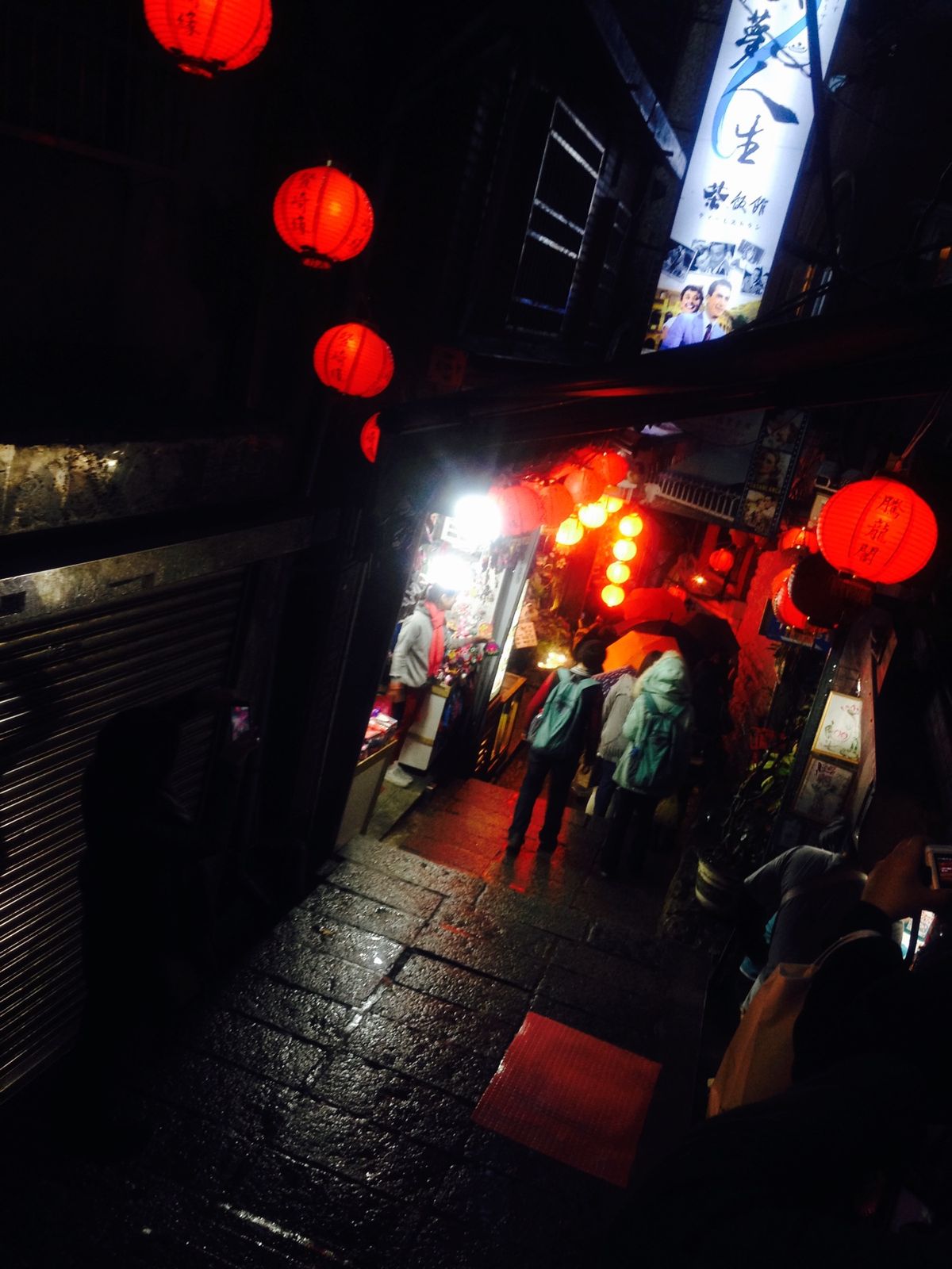 雨の日の九份は世界のガッカリ上位に入ると思います。