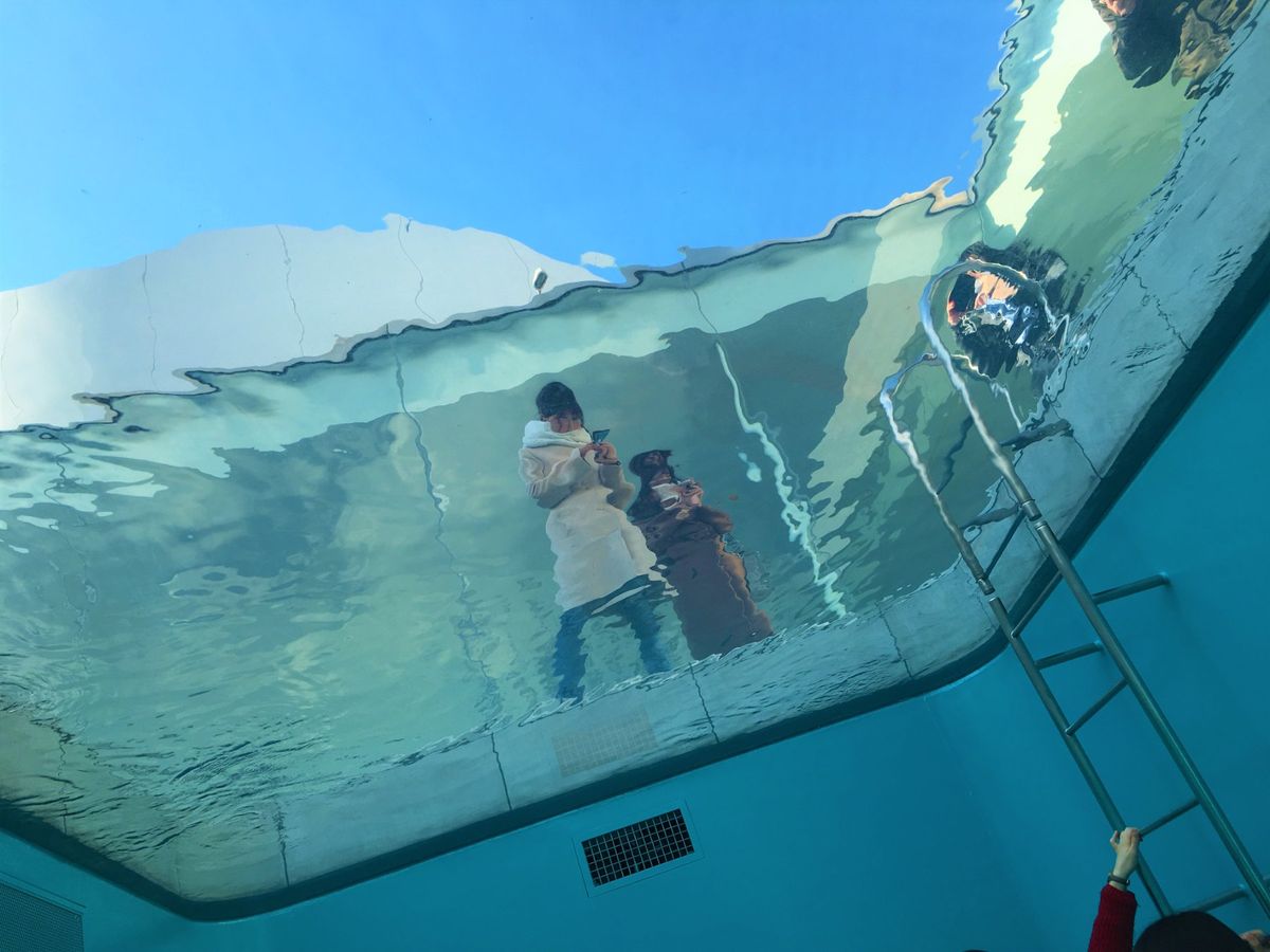 3日目は金沢21世紀美術館へ！！！📷
*
念願のプールに入水！！！(してな...