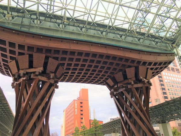 日本・石川県「日本・金沢/Kanazawa Japan」の写真：北陸新幹線で約2時間半、金沢駅に着きまし...