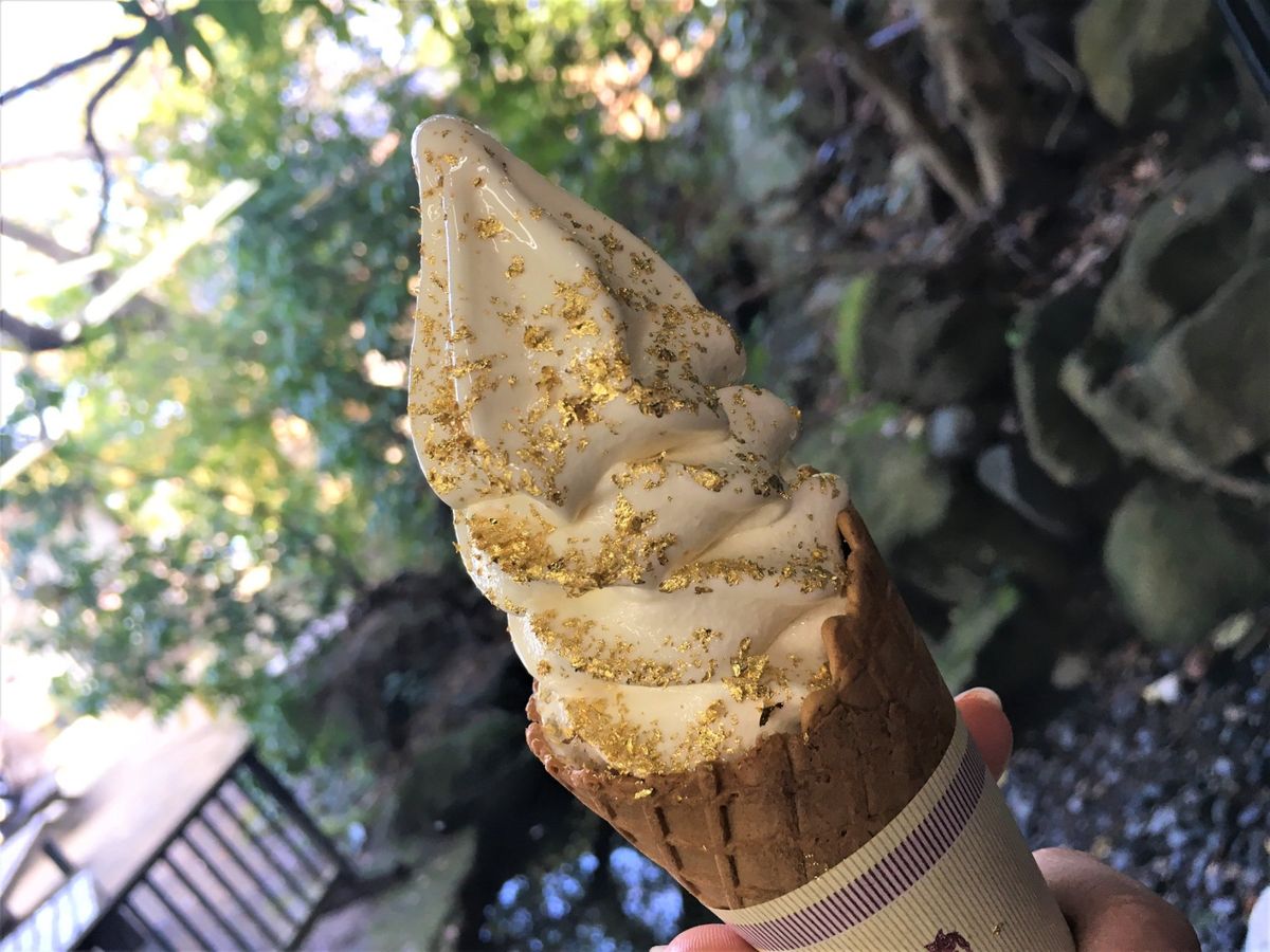 兼六園オフショット✌️
*
1枚目→池の鯉が可愛かったので笑
2枚目→金箔...