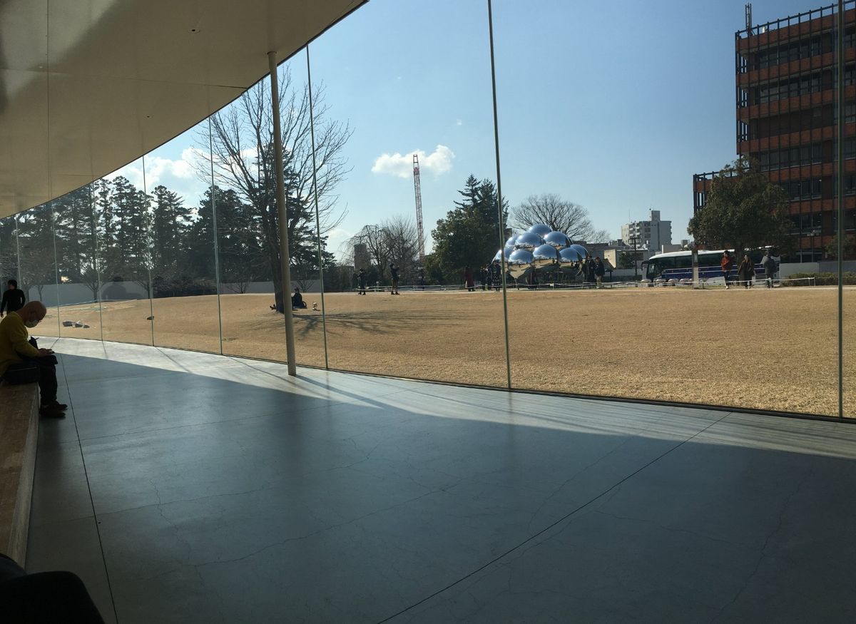 館内は洗練されたデザインで、
一面ガラス張りになっていました！
特にこの日...