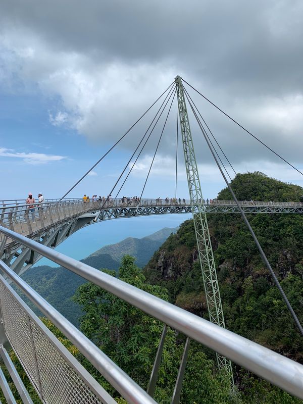 マレーシア・ランカウイ島「ランカウイ島でのんびり」の写真：この旅で唯一wktkしていた山頂の吊り橋...