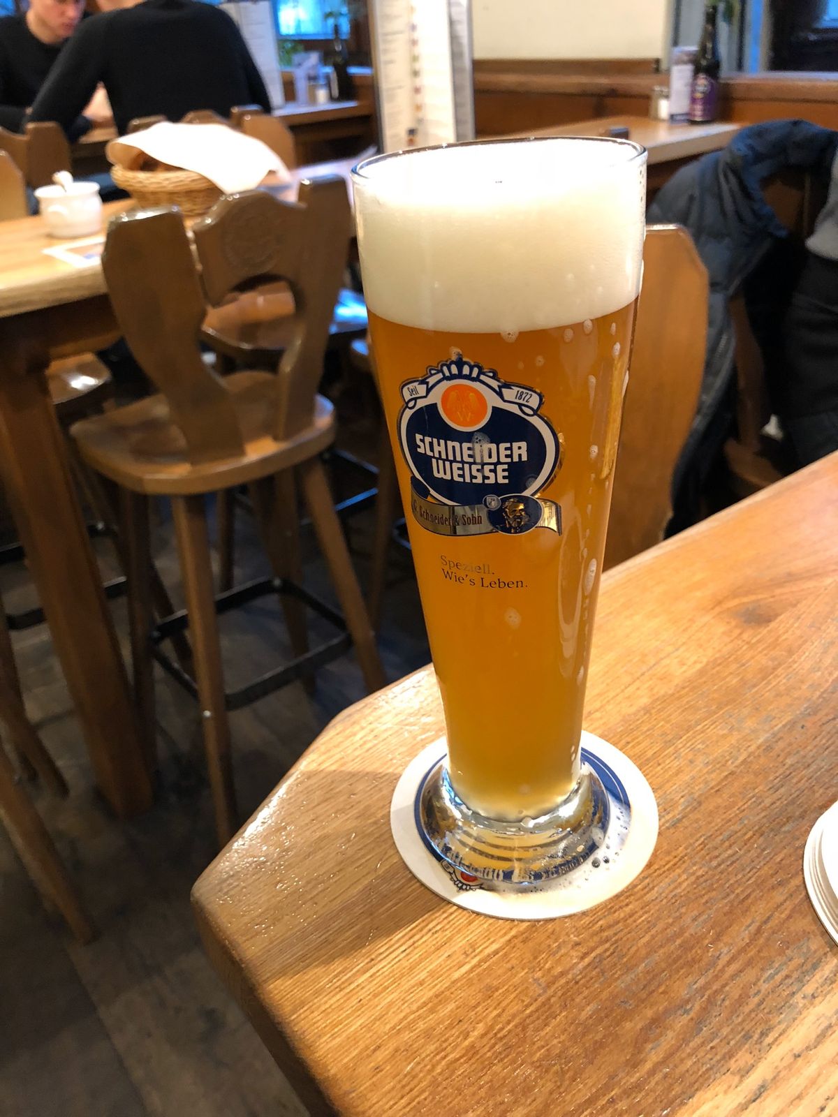 何回かきているのだが、初の白ソーセージ
朝食べるのが基本とは知らなかったの...