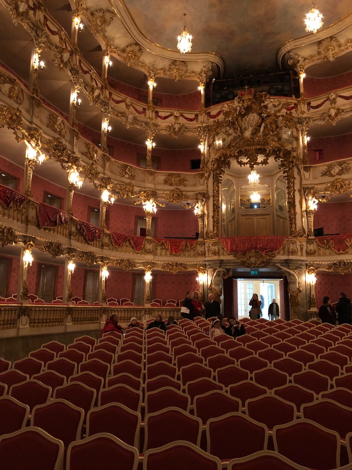 久々にミュンヘンのレジデンツを訪れたが、入口が分からなくて右往左往してしまった。