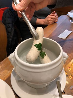 何回かきているのだが、初の白ソーセージ
朝食べるのが基本とは知らなかったの...