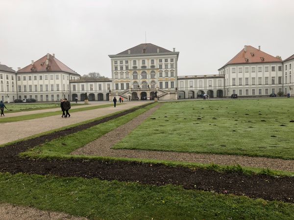 ドイツ・ミュンヘン「ドイツ最高峰に楽して登る旅」の写真：ニンフェンブルク城
内装はあまり残ってな...