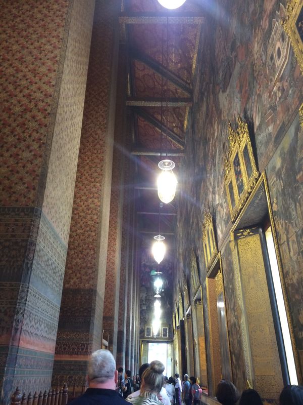 タイ・バンコク「バンコク：タイ生活」の写真：ワットポー
涅槃仏