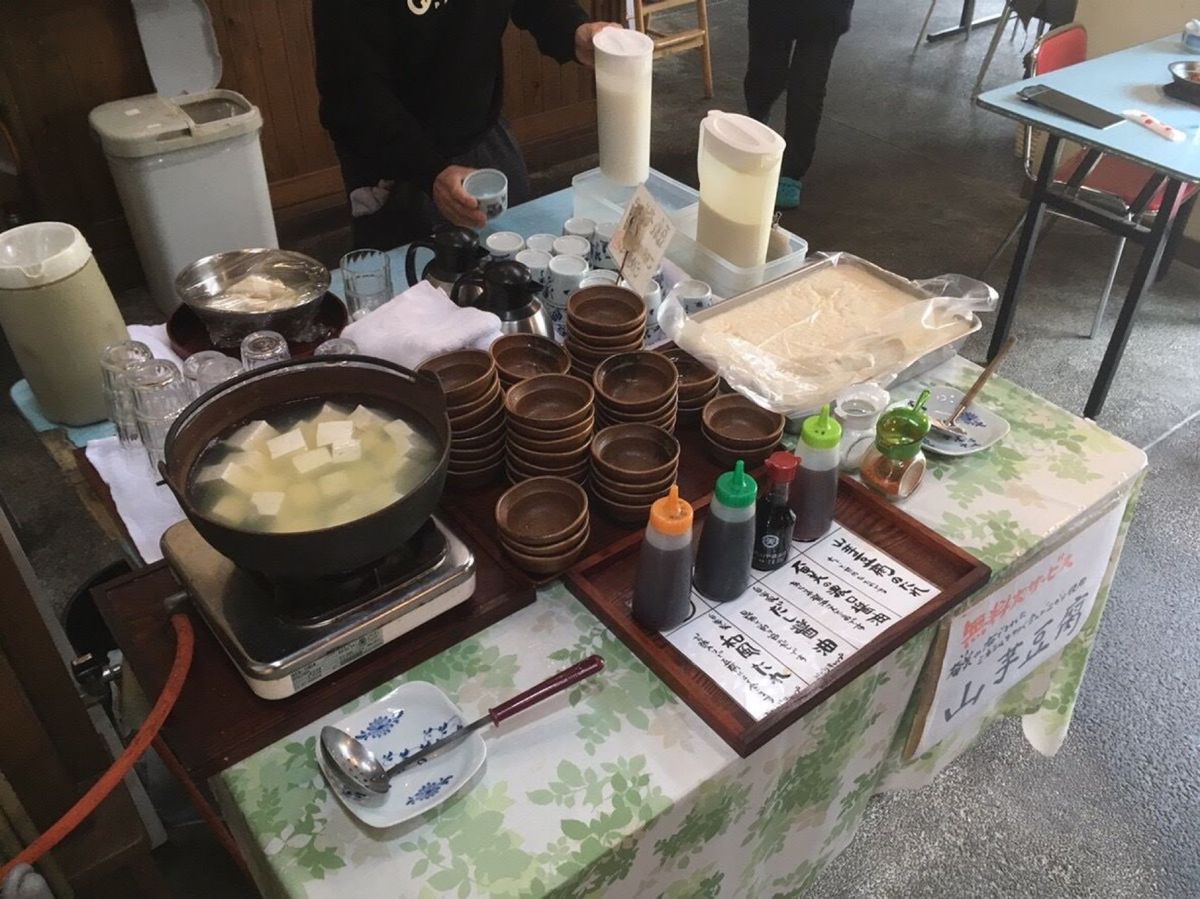島豆腐　髙野でランチ。ここはなんと島豆腐が食べ放題！定食を食べる前に気をつ...