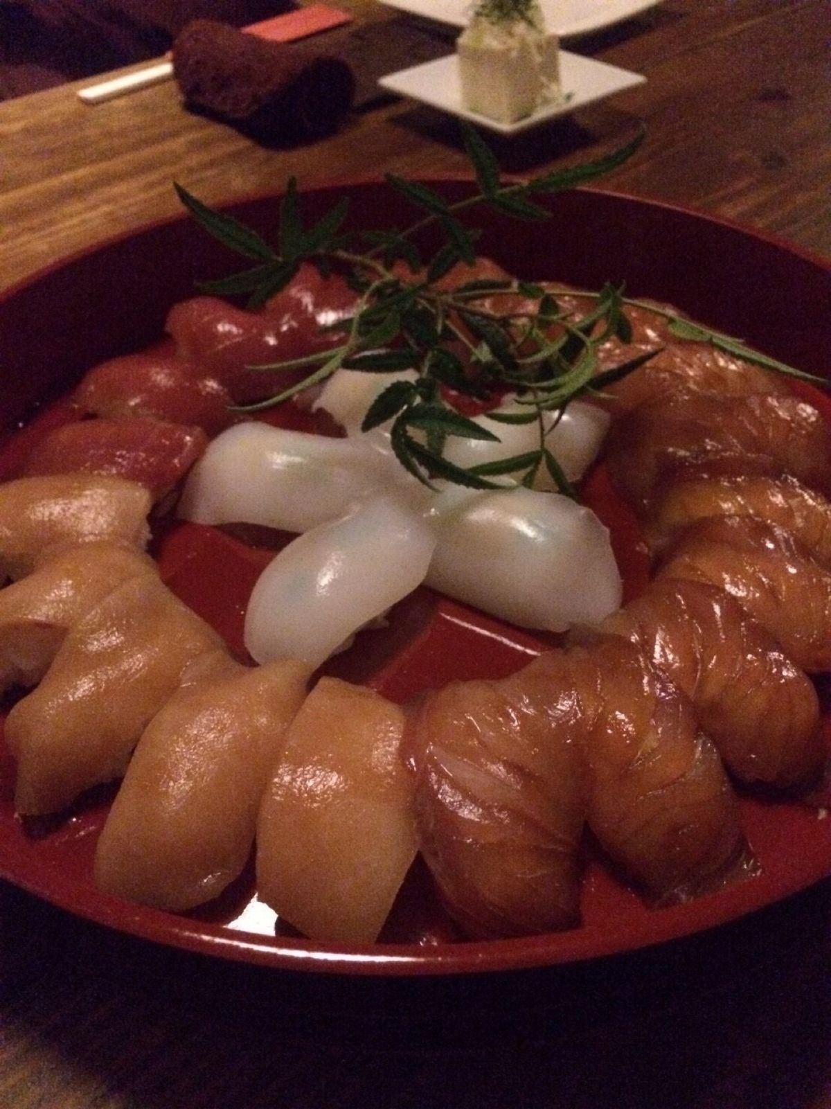 島寿司、くさや、島酒飲み比べ、おしゃれなカフェのケーキ。どれも本当に美味し...