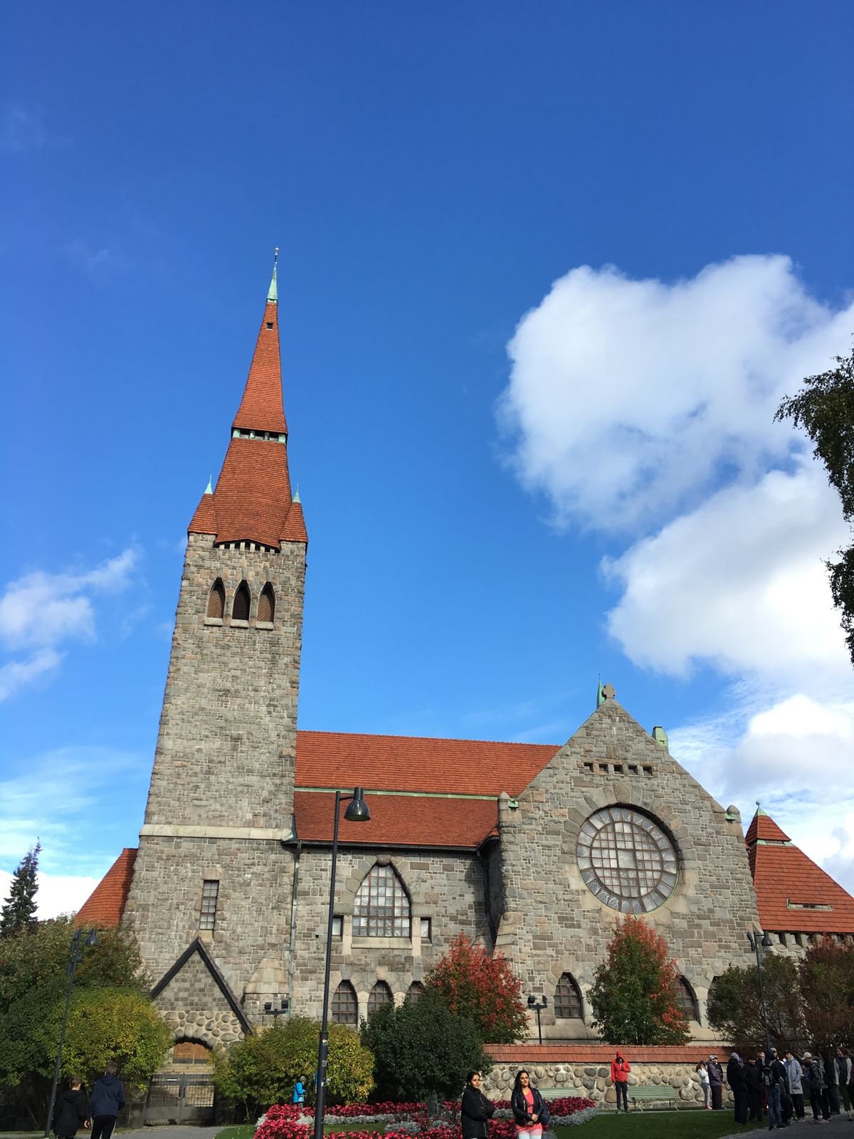 タンペレもいい街でした♪
ここの教会は独特な空気を感じた。
マーケットのス...