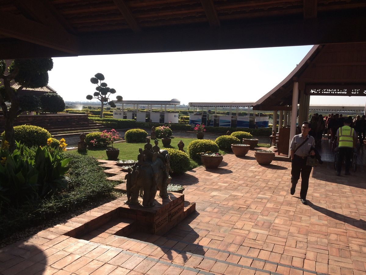 スコータイ空港。小さくて可愛いらしい空港。