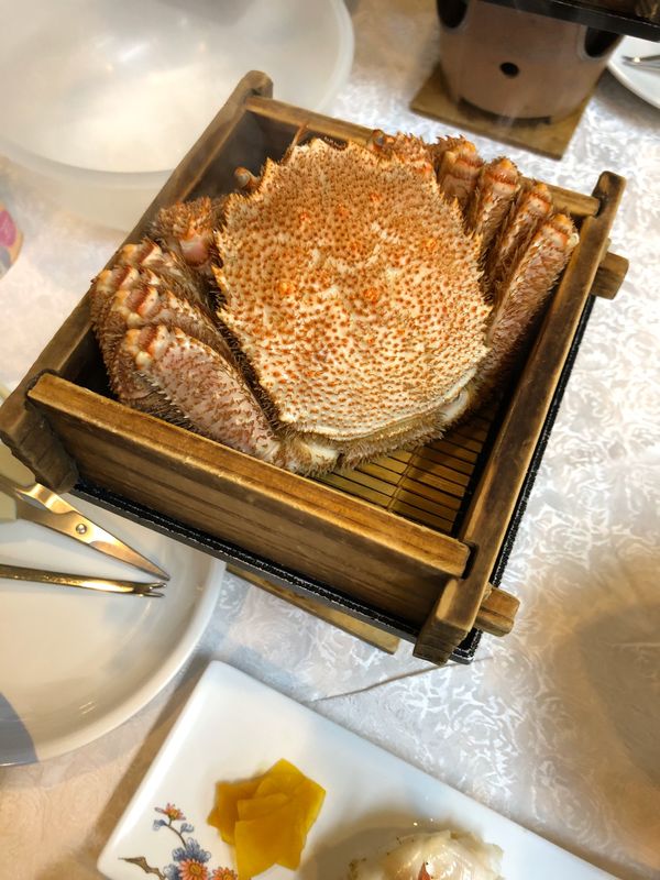 日本・宗谷岬「北海道最北端到達の旅」の写真：毛蟹の正しい食べ方を教わるなど