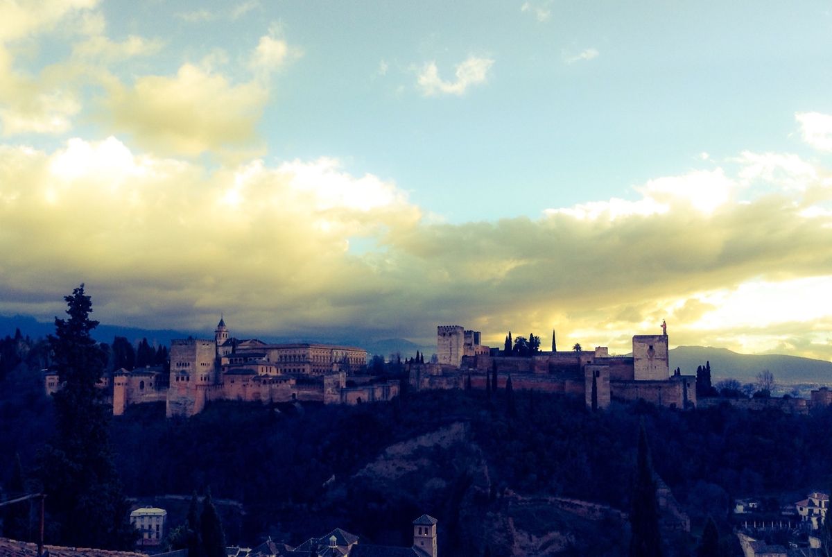 マドリッドはもう少し時間をかけてまた訪れたいです。スペインが初めてでグラナ...