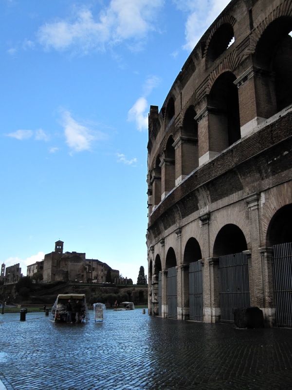 イタリア・カイロ「ローマからアレキサンドリアへ船の旅」の写真：イタリアに着いたのは夜中だったし、次の日...