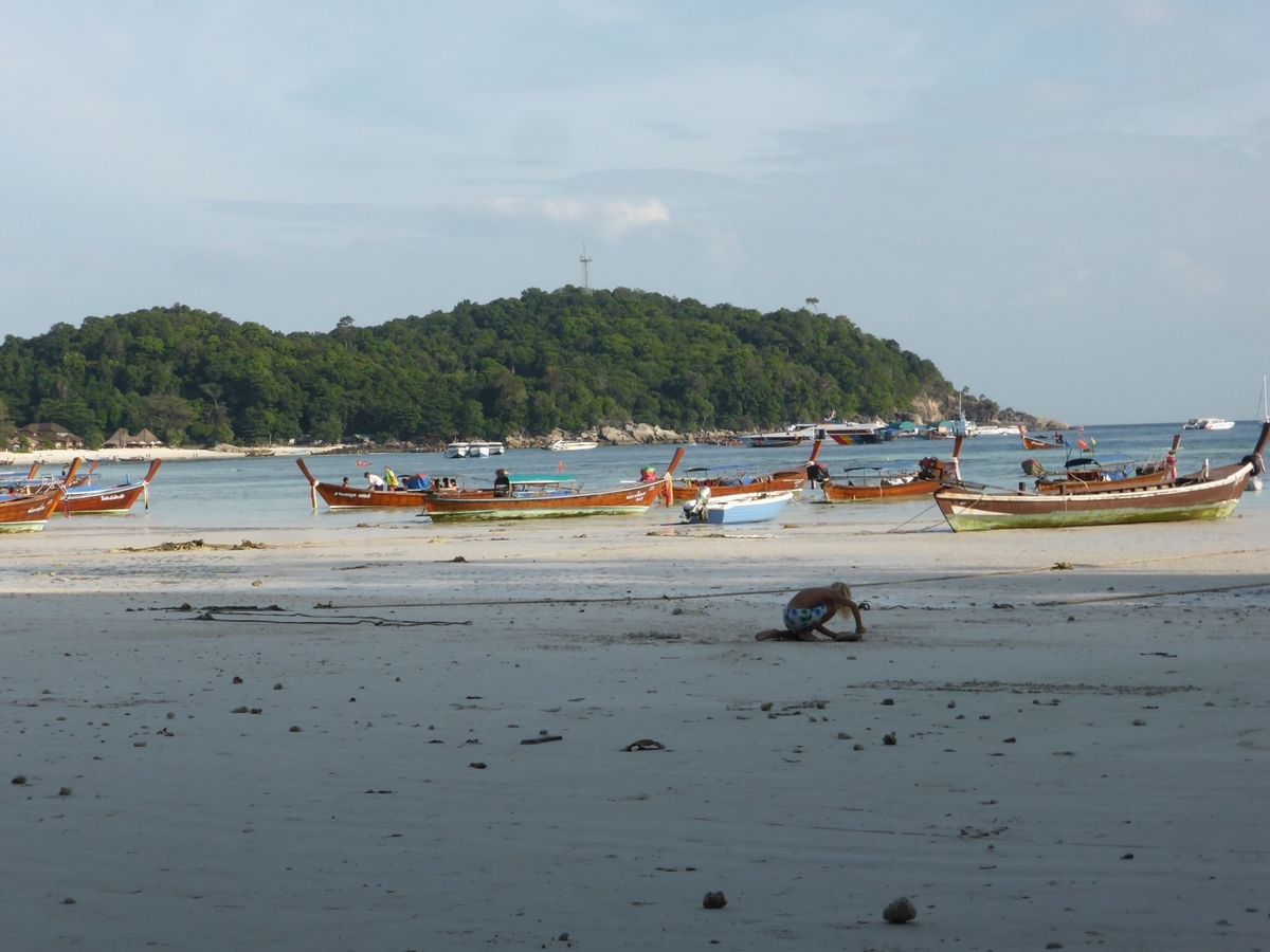 澄み渡った海〜
白い砂〜