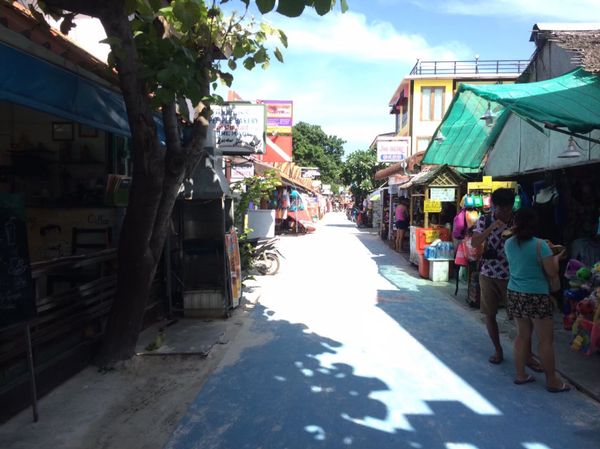 タイ・リペ島「リペ島：タイ生活」の写真：リペ島　day&amp;night