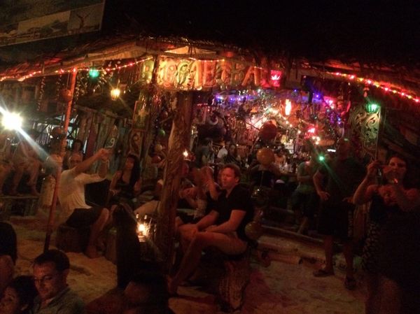 タイ・リペ島「リペ島：タイ生活」の写真：大晦日→カウントダウン→新年