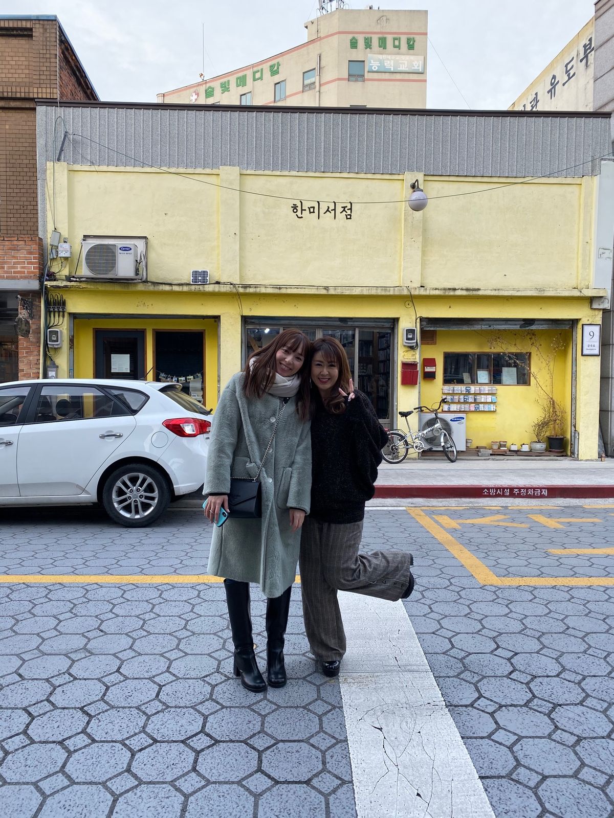 パラダイスでカジノ。
車チャーターしてトッケビツアー。
お友達のバースデー...