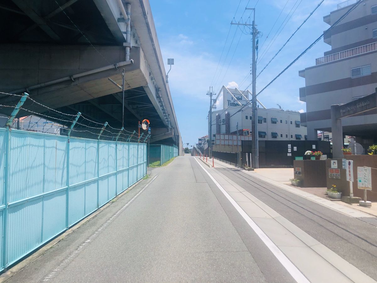 タコバスに乗って大久保駅へ

バスといってもミニバンのような小さな作り。
...