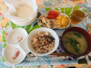 明石のまま手作りのお豆腐
白味噌のお味噌汁
ままのまま特製の炊き込みご飯
...