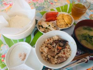 明石のまま手作りのお豆腐
白味噌のお味噌汁
ままのまま特製の炊き込みご飯
...